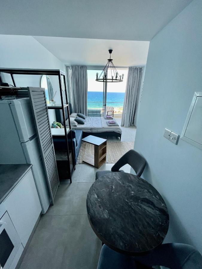 Sea View Suites By The Coast 法马古斯塔 外观 照片