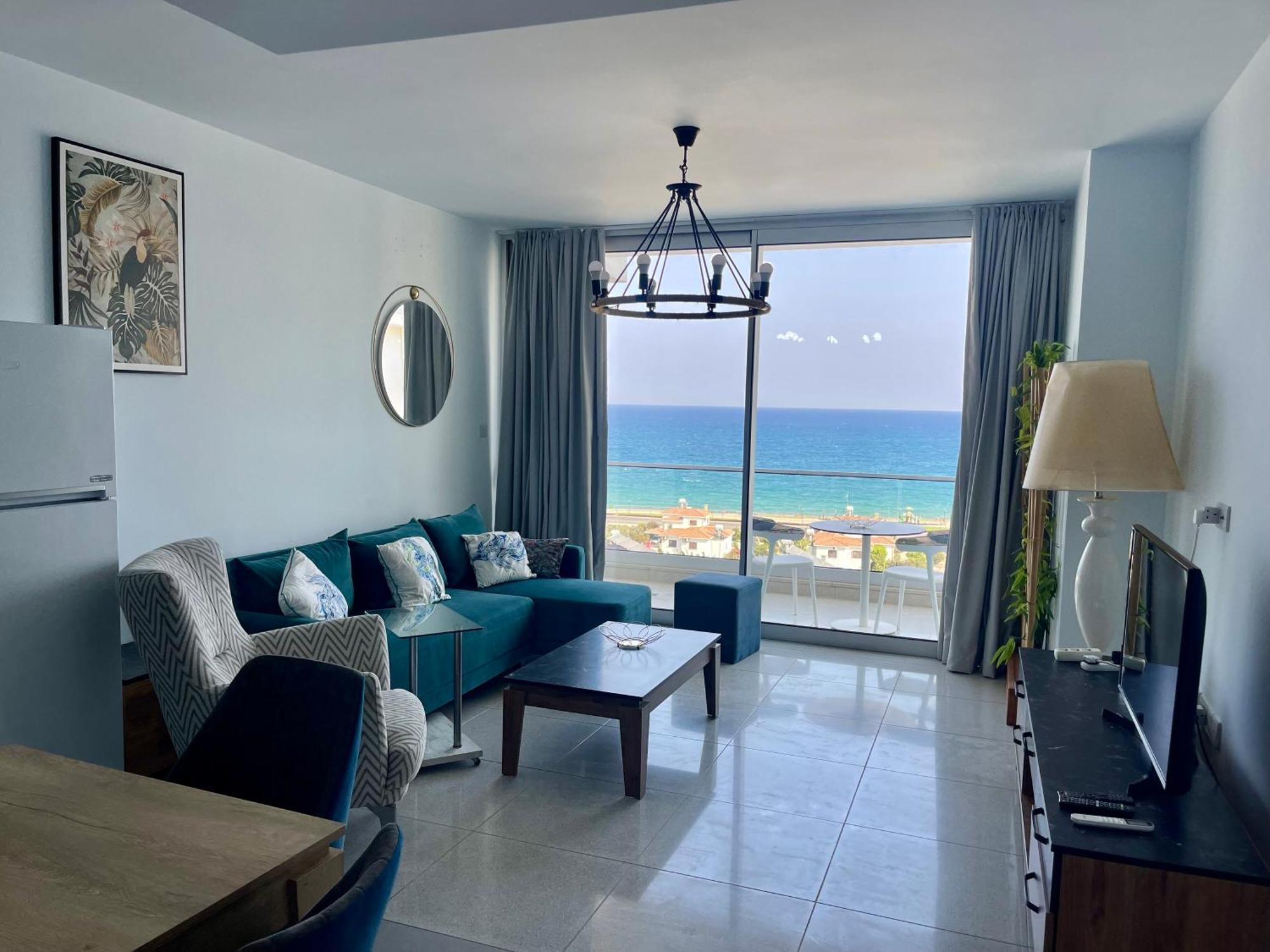 Sea View Suites By The Coast 法马古斯塔 外观 照片