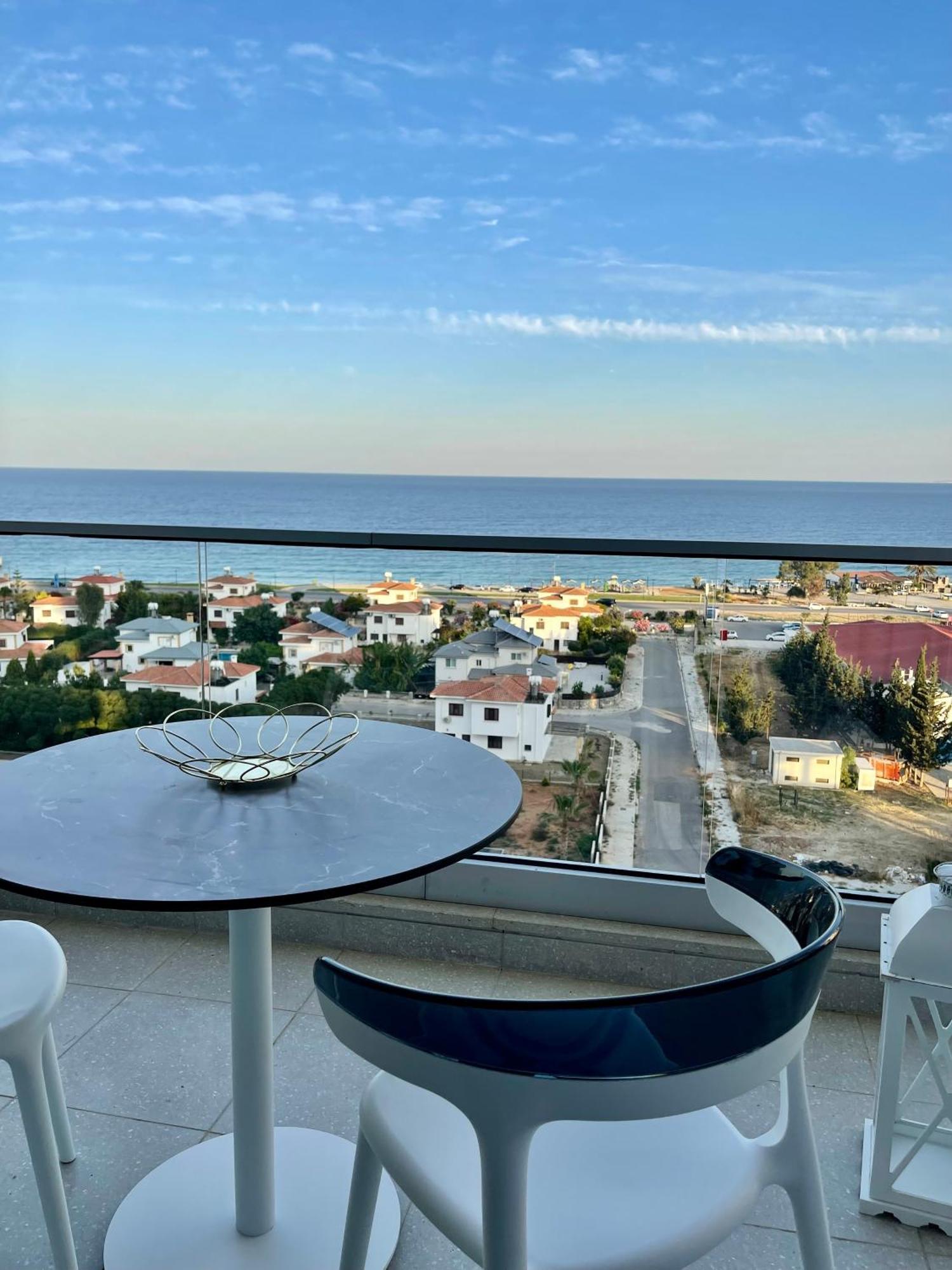 Sea View Suites By The Coast 法马古斯塔 外观 照片