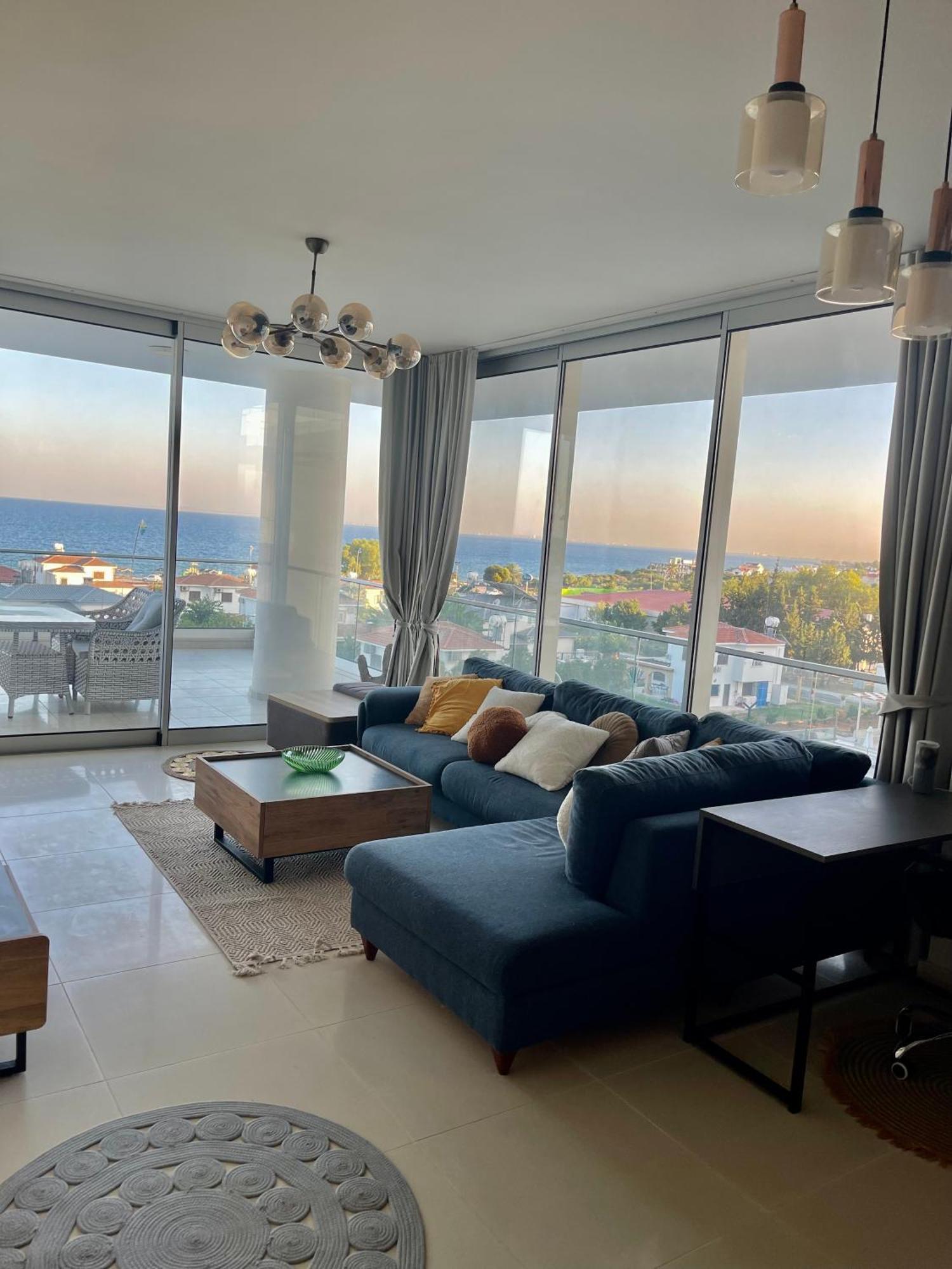 Sea View Suites By The Coast 法马古斯塔 外观 照片