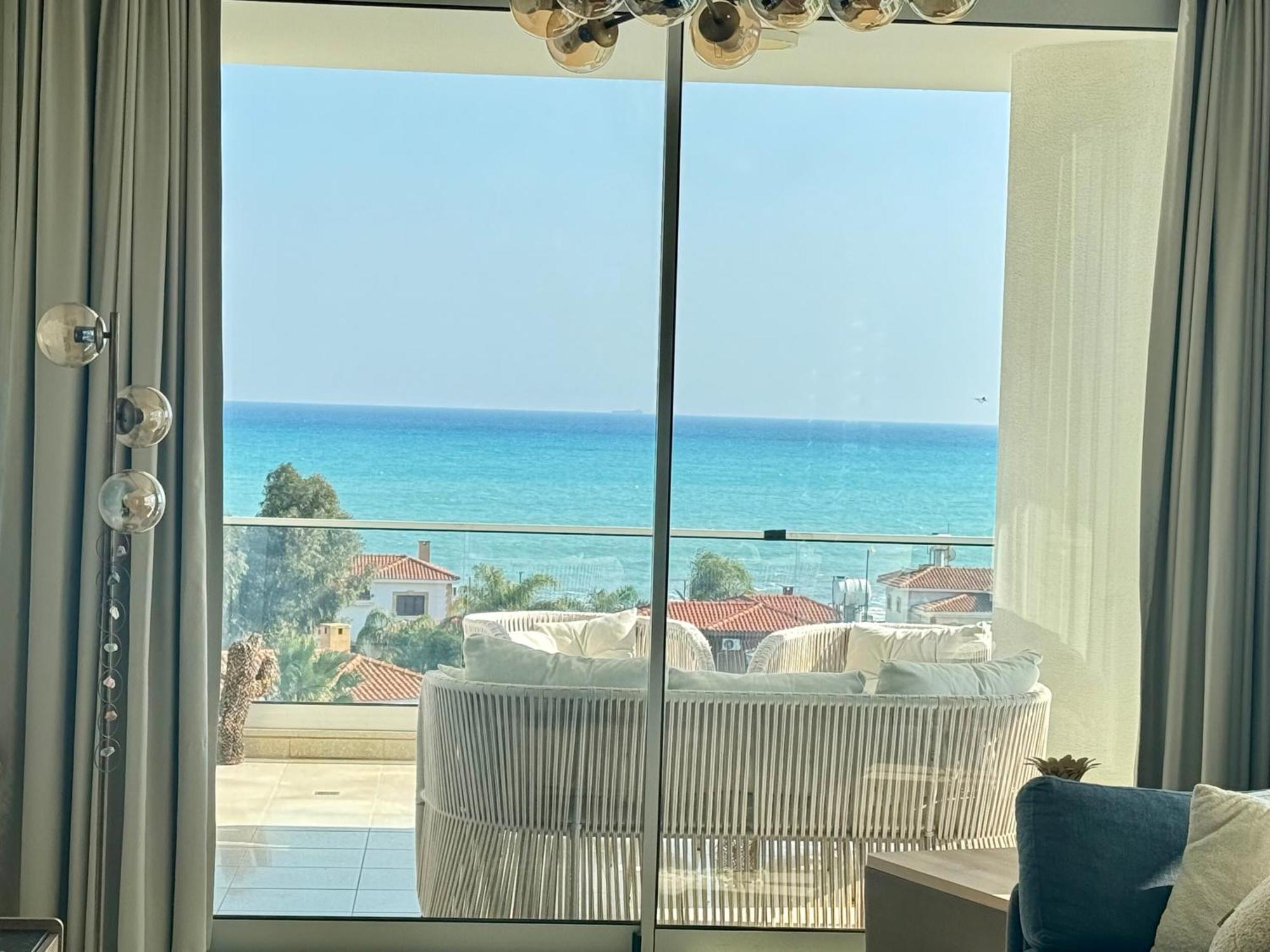Sea View Suites By The Coast 法马古斯塔 外观 照片