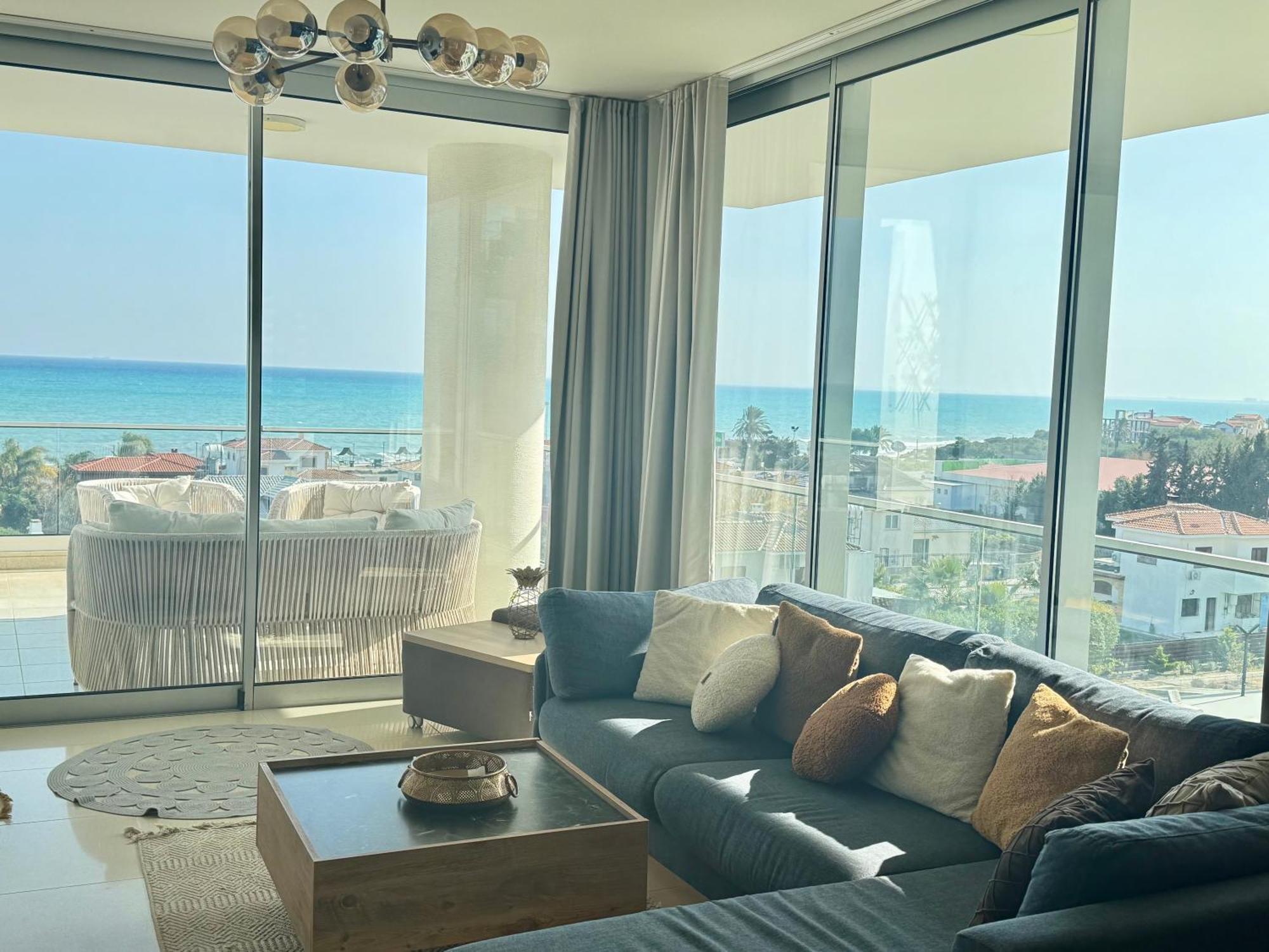 Sea View Suites By The Coast 法马古斯塔 外观 照片